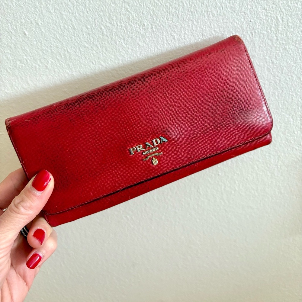 Red Prada Wallet ♥️